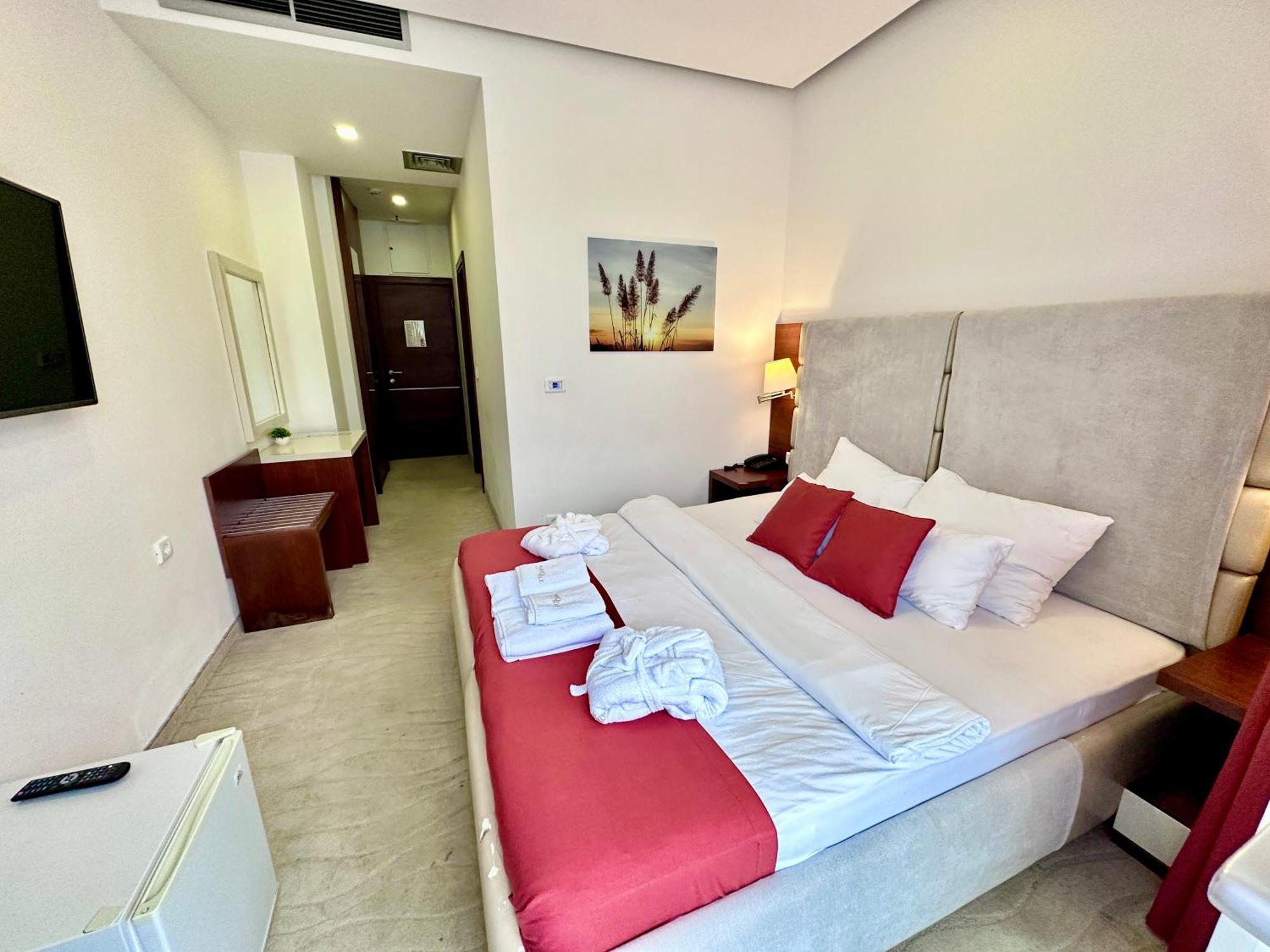 Hotel Porto Sole Sutomore Quarto foto